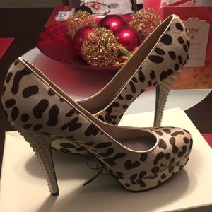 Rachel Roy leopard heels